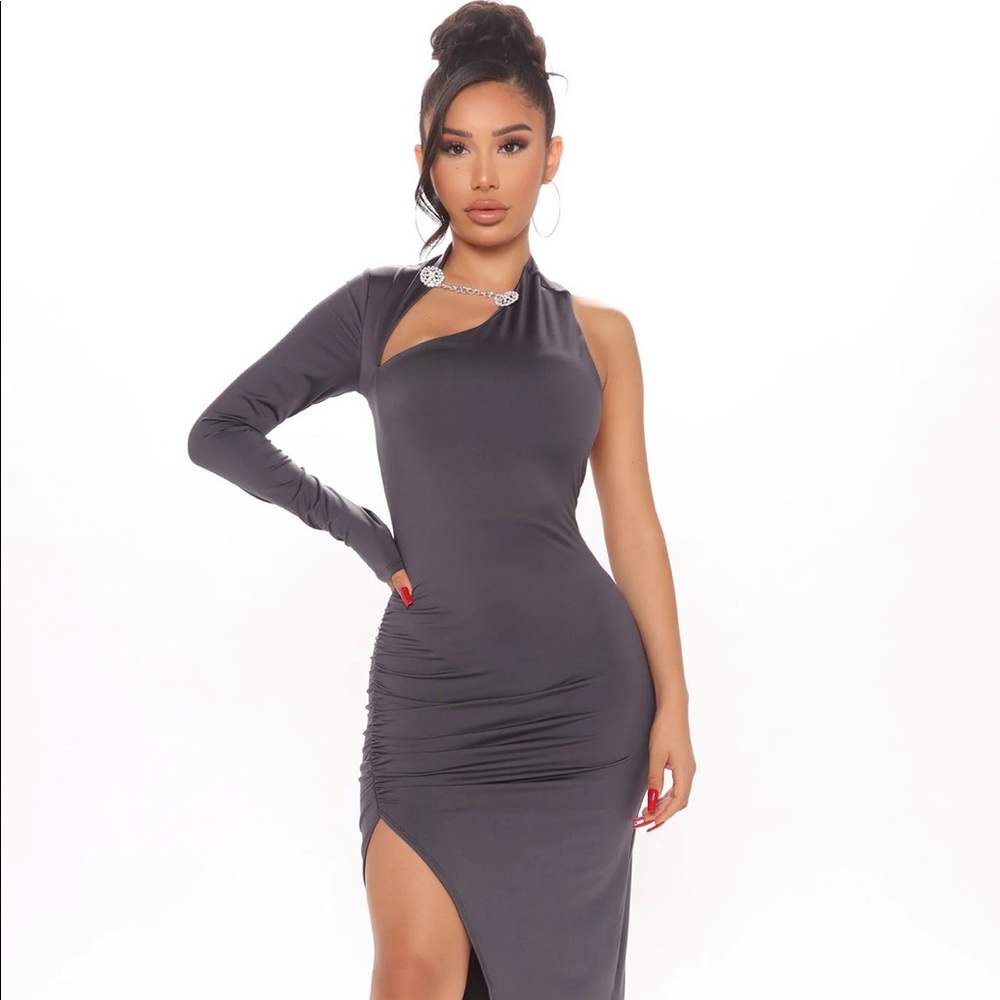 FASHION NOVA GRAY ROSANNA ONE SHOULDER MIDI DRESS